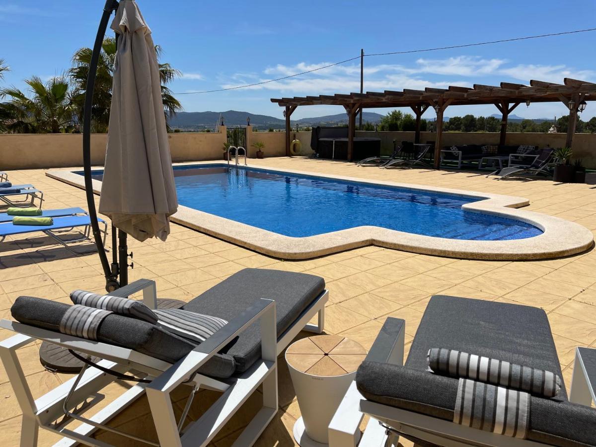 Grapevine Manor Guest House Monovar Екстериор снимка